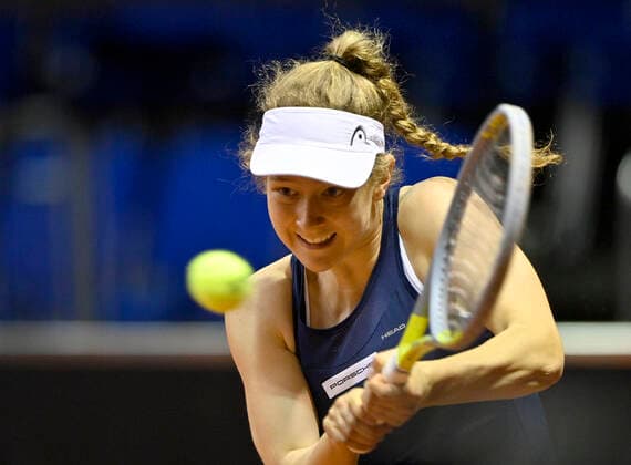 Julia Middendorf GER Action Qualification Round 2 Tennis Women Porsche Cup Porsche Tennis Grand Prix GP Stuttgart 2021 Porsche Arena 18 04 2021 Porsche Tennis Grand Prix Stuttgart 2021