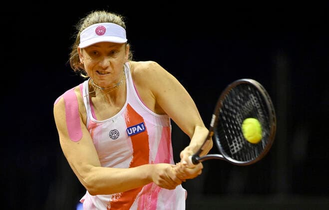 Mona Barthel GER Action Qualification Round 2 Tennis Women Porsche Cup Porsche Tennis Grand Prix GP Stuttgart 2021 Porsche Arena 18 04 2021 Porsche Tennis Grand Prix Stuttgart 2021