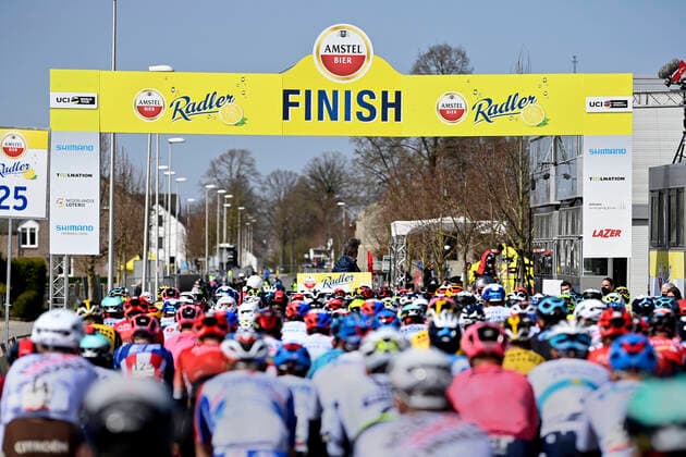 Bilder des Jahres 2021, Sport 04 April Sport Themen der Woche KW15 Illustration picture shows the start of the men elite Amstel Gold Race one day cycling race, 218,36 km from Valkenburg to Berg en Terblijt, The Netherlands, Sunday 18 April 2021. ERICxLALMAND  x06004368x