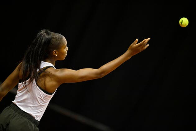 Noma NOHA AKUGUE GER Action Serve Qualification Round 2 Tennis Women Porsche Cup Porsche Tennis Grand Prix GP Stuttgart 2021 Porsche Arena 18 04 2021 Porsche Tennis Grand Prix Stuttgart 2021