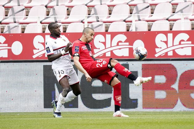 26 FOUAD CHAFIK (DIJ) - 13 HASSANE KAMARA (NICE) FOOTBALL : Dijon vs Nice - Ligue 1 Uber Eats - 18 04 2021 FEP Panoramic 