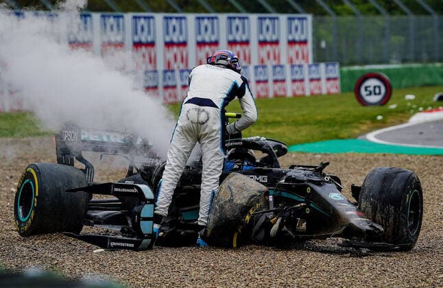 Formula 1 Pirelli Gran Premio Del Made In Italy E Dell emilia Romagna 2021 race 18 04 2021, Autodromo Enzo e Dino Ferrari, Imola, Formula 1 Pirelli Gran Premio Del Made In Italy E Dell emilia Romagna 2021 race ,in the picture George Russel GBR 63 , Williams Racing, Valtteri Bottas FIN 77 , Mercedes AMG Petronas Formula One Team Crash accident damage nordphotoxGmbHx xBratic nph00250