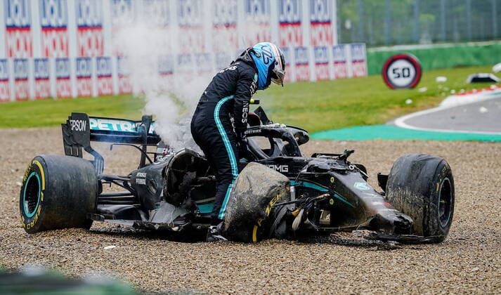Formula 1 Pirelli Gran Premio Del Made In Italy E Dell emilia Romagna 2021 race 18 04 2021, Autodromo Enzo e Dino Ferrari, Imola, Formula 1 Pirelli Gran Premio Del Made In Italy E Dell emilia Romagna 2021 race ,in the picture Valtteri Bottas FIN 77 , Mercedes AMG Petronas Formula One Team crash accident damage gets off nordphotoxGmbHx xBratic nph00250