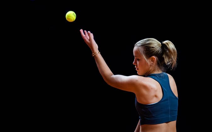 Mandatory Credit: Photo by Rob Prange Shutterstock (11863942bv) Sofia Kenin of the United States during practice ahead of the 2021 Porsche Tennis Grand Prix WTA, Tennis Damen 500 tournament 2021 Porsche Tennis Grand Prix Qualifications Day 2 - 18 Apr 2021 2021 Porsche Tennis Grand Prix Qualifications Day 2 - 18 Apr 2021  Copyright: xRobxPrange Shutterstockx 11863942bv