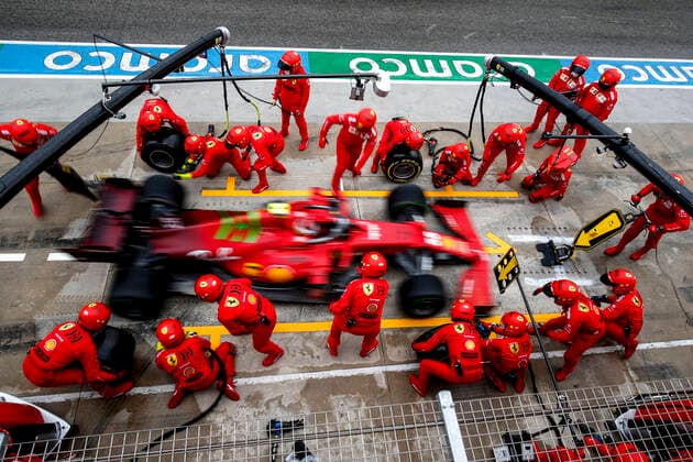 SAINZ Carlos (spa), Scuderia Ferrari SF21, action pitstop during the Formula 1 Pirelli Gran Premio Del Made In Italy E Dell emilia Romagna 2021 from April 16 to 18, 2021 on the Autodromo Internazionale Enzo e Dino Ferrari, in Imola, Italy - Photo DPPI F1 - EMILIA ROMAGNA GRAND PRIX 2021 - RACE DPPI  00121004_F12021GP02ITA_JK070024