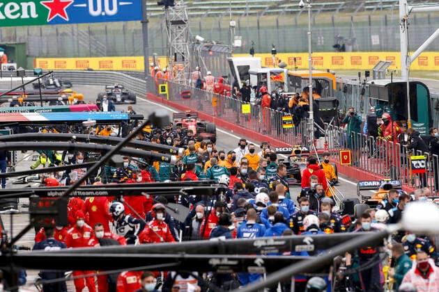 Red flag Pitlane atmosphere during the Formula 1 Pirelli Gran Premio Del Made In Italy E Dell emilia Romagna 2021 from April 16 to 18, 2021 on the Autodromo Internazionale Enzo e Dino Ferrari, in Imola, Italy - Photo DPPI F1 - EMILIA ROMAGNA GRAND PRIX 2021 - RACE DPPI  00121004_F12021GP02ITA_JK071227