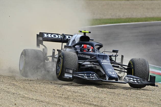 GASLY Pierre (fra), Scuderia AlphaTauri Honda AT02, action during the Formula 1 Pirelli Gran Premio Del Made In Italy E Dell emilia Romagna 2021 from April 16 to 18, 2021 on the Autodromo Internazionale Enzo e Dino Ferrari, in Imola, Italy - FORMULE 1 : Grand prix Emilie Romagne - Imola - Course - 18 04 2021 DPPI Panoramic 