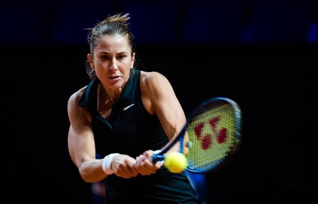 Mandatory Credit: Photo by Rob Prange Shutterstock (11864525ce) Belinda Bencic of Switzerland in action during her first round match of the 2021 Porsche Tennis Grand Prix WTA, Tennis Damen 500 tournament Porsche Tennis Grand Prix, Tennis, Stuttgart, Germany - 19 Apr 2021 Porsche Tennis Grand Prix, Tennis, Stuttgart, Germany - 19 Apr 2021  Copyright: xRobxPrange Shutterstockx 11864525ce