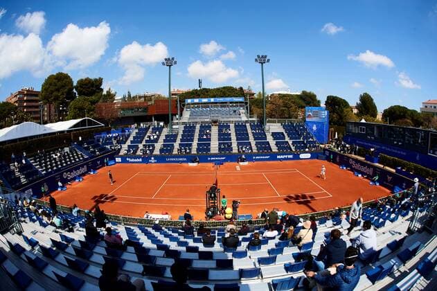 Japanese tennis player Kei Nishikori (L) in action against Argentinian Guido Pella (R) during the Barcelona Open Banc Sabadell tennis tournament at Real Club de Tenis in Barcelona, Catalonia, Spain, 19 April 2021. Barcelona Open Banc Sabadell tennis tournament: Kei Nishikori vs Guido Pella !ACHTUNG: NUR REDAKTIONELLE NUTZUNG!  Copyright: xAlejandroxGarciax GRAFCAT1574 20210419-637544533881413421