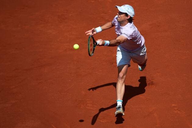 Argentinian tennis player Guido Pella returns the ball to Japanese Kei Nishikori during the Barcelona Open Banc Sabadell tennis tournament at Real Club de Tenis in Barcelona, Catalonia, Spain, 19 April 2021. Barcelona Open Banc Sabadell tennis tournament: Kei Nishikori vs Guido Pella !ACHTUNG: NUR REDAKTIONELLE NUTZUNG!  Copyright: xAlejandroxGarciax GRAFCAT1575 20210419-637544535804647347