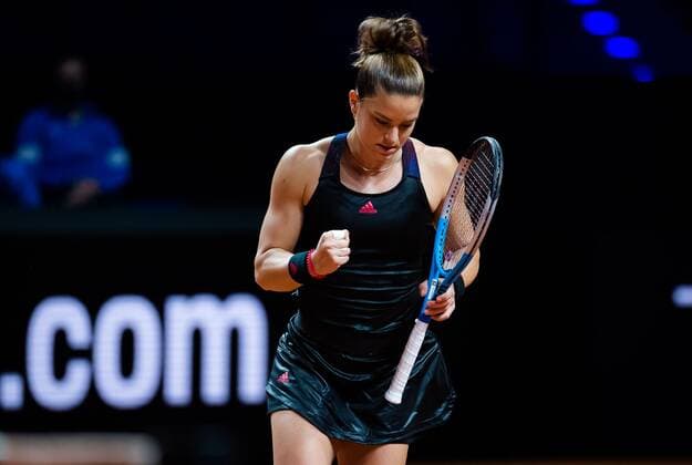 Mandatory Credit: Photo by Rob Prange Shutterstock (11864525dq) Maria Sakkari of Greece in action during her her first-round match at the 2021 Porsche Tennis Grand Prix WTA, Tennis Damen 500 tournament Porsche Tennis Grand Prix, Tennis, Stuttgart, Germany - 19 Apr 2021 Porsche Tennis Grand Prix, Tennis, Stuttgart, Germany - 19 Apr 2021  Copyright: xRobxPrange Shutterstockx 11864525dq