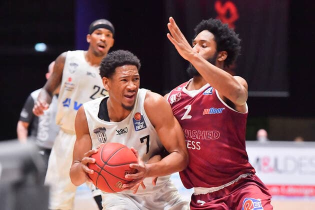 Chemnitz, Germany 19 April 2021 BBL 2020 2021 Niners Chemnitz vs Hamburg Towers v li in duel Kameron Taylor Hamburg and Harris Terrell Chemnitz Fair Chemnitz Saxony Copyright: xFotostandx xDostmannx
