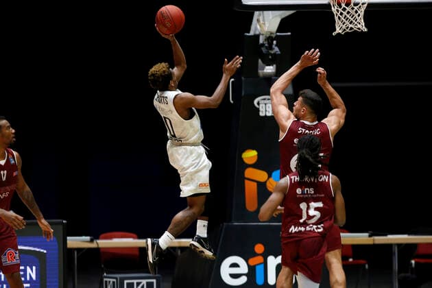 19 04 2021, easyCredit Basketball Bundesliga, BBL, season 2020 2021, men, Chemnitz Niners Hamburg Towers T J Shorts, Hamburg Towers Chemnitz Messe Chemnitz Sachsen Germany