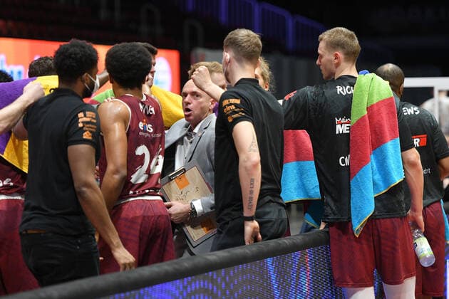 Niners Chemnitz team, Rodrigo Pastore coach, head coach, Niners Chemnitz center, Niners Chemnitz vs Hamburg Towers, 19 04 2021, easycredit Basketball Bundesliga, GER, season 2020 21 Niners Chemnitz vs Hamburg Towers, 19 04 2021, easycredit Basketball Bundesliga, GER, season 2020 21 Chemnitz Copyright: xBertxHarzer xEibner-xPressefotox