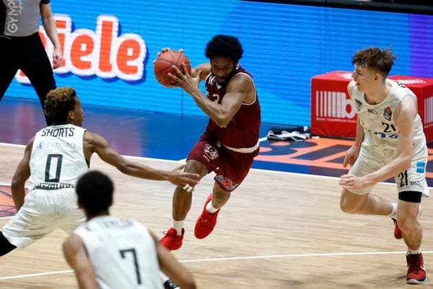 19 04 2021, easyCredit Basketball Bundesliga, BBL, 2020 2021 season, men, Chemnitz Niners Hamburg Towers Terrell Harris, Niners Chemnitz Chemnitz Fair Chemnitz Saxony Germany