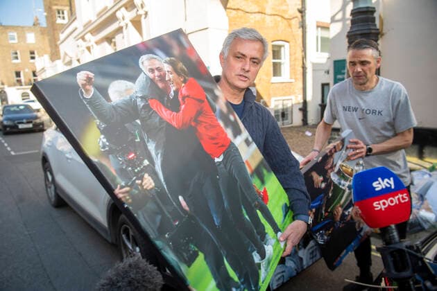 Sport Bilder des Tages 19 04 2021. London, United Kingdom. Jose Mourinho arriving back at his home in London after being sacked as manager of Tottenham Hotspur Football Club.  xixImagesx IIM-22131-0021