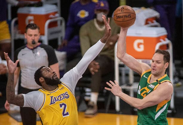April 19, 2021, Los Angeles, California, USA: Quinn Cook 2 of the Los Angeles Lakers defends against Bojan Bogdanovic 44 of the Utah Jazz during their regular season NBA, Basketball Herren, USA game on Monday April 19, 2021 at the Staples Center in Los Angeles, California. Lakers lose to Jazz, 97-111. PI Los Angeles USA - ZUMAp124 20210419_zaa_p124_030 Copyright: xJAVIERxROJASx