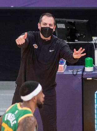April 19, 2021, LOS ANGELES, CALIFORNIA, USA: Head coach, Frank Vogel of the Los Angeles Lakers during their regular season NBA, Basketball Herren, USA game with the Utah Jazz on Monday April 19, 2021 at the Staples Center in Los Angeles, California. Lakers lose to Jazz, 97-111. PI BNS LOS ANGELES USA - ZUMAp124 20210419_zaa_p124_080 Copyright: xJAVIERxROJASx