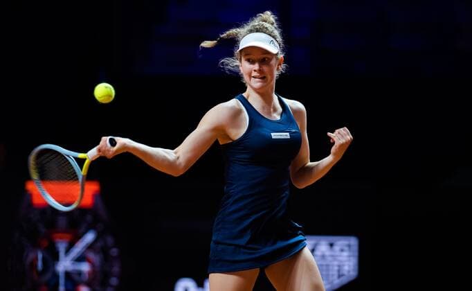 Mandatory Credit: Photo by Rob Prange Shutterstock (11864527bb) Julia Middendorf of Germany in action during her first-round match at the 2021 Porsche Tennis Grand Prix WTA, Tennis Damen 500 tournament Porsche Tennis Grand Prix, Tennis, Stuttgart, Germany - 20 Apr 2021 Porsche Tennis Grand Prix, Tennis, Stuttgart, Germany - 20 Apr 2021  Copyright: xRobxPrange Shutterstockx 11864527bb