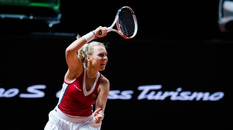 Mandatory Credit: Photo by Rob Prange Shutterstock (11864527as) Anett Kontaveit of Estonia in action during her first-round match at the 2021 Porsche Tennis Grand Prix WTA, Tennis Damen 500 tournament Porsche Tennis Grand Prix, Tennis, Stuttgart, Germany - 20 Apr 2021 Porsche Tennis Grand Prix, Tennis, Stuttgart, Germany - 20 Apr 2021  Copyright: xRobxPrange Shutterstockx 11864527as