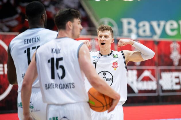 BARMER 2 Basketball Bundesliga ProA Playoff Matchday 2 Season 2020 2021 on 20 4 2021 Bayer Giants Leverkusen vs Science City Jena v re cheers with teammates Grant Dressler Leverkusen Ostermann Arena.