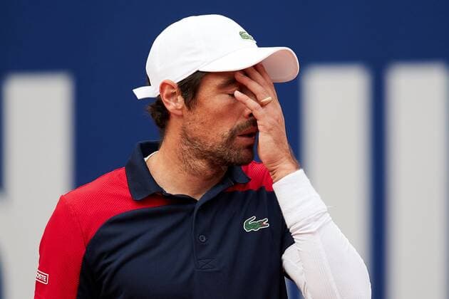 French tennis player Jeremy Chardy reacts against Canadian Denis Shapovalov during the Barcelona Open Banc Sabadell - Conde de Godo tournament second round game in Barcelona, Catalonia, Spain, 20 April 2021. Barcelona Open Banc Sabadell - Conde de Godo !ACHTUNG: NUR REDAKTIONELLE NUTZUNG!  Copyright: xAlejandroxGarcíax GRAF8810 20210420-637545442735282617