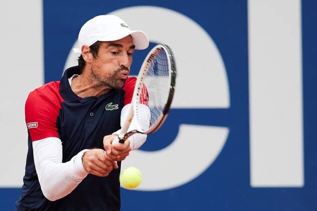 French tennis player Jeremy Chardy in action against Canadian Denis Shapovalov during the Barcelona Open Banc Sabadell - Conde de Godo tournament second round game in Barcelona, Catalonia, Spain, 20 April 2021. Barcelona Open Banc Sabadell - Conde de Godo !ACHTUNG: NUR REDAKTIONELLE NUTZUNG!  Copyright: xAlejandroxGarcíax GRAF8808 20210420-637545443356621937