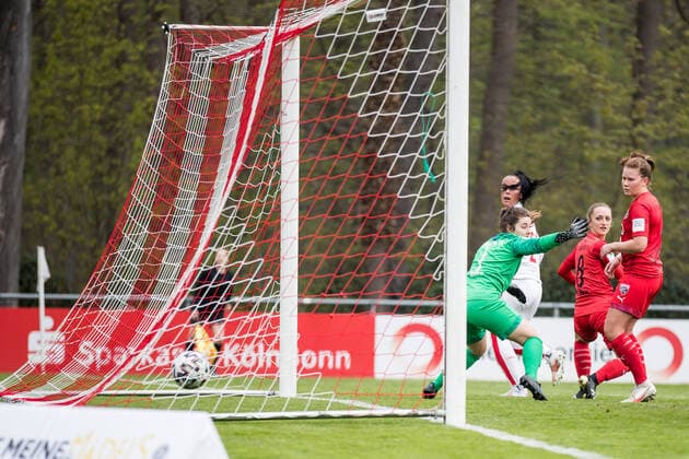 2 Women Football Bundesliga, 1 FC Koeln FC Ingolstadt 21 04 2021 Peggy Kuznik 21, 1 FC Koeln scores 1 0 2 Women Football Bundesliga, 1 FC Koeln FC Ingolstadt, Koeln, Geissbockheim DFL REGULATES PROHIBIT ANY USE OF PHOTOGRAPHS AS IMAGE SEQUENCES AND OR QUASI VIDEO Copyright: xBEAUTIFULxSPORTS Wunderlx