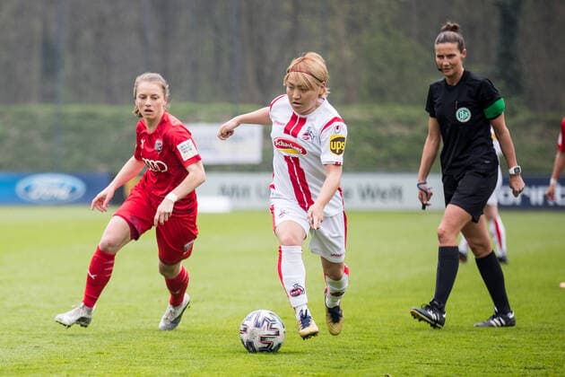 2 Women Football Bundesliga, 1 FC Koeln FC Ingolstadt 21 04 2021 Stefanie Reischmann 21, FC Ingolstadt , Yuka Hirano 17, 1 FC Koeln 2 Women Football Bundesliga, 1 FC Koeln FC Ingolstadt, Koeln, Geissbockheim DFL REGULATIONS PROHIBIT ANY USE OF PHOTOGRAPHS AS IMAGE SEQUENCES AND OR QUASI VIDEO Copyright: xBEAUTIFULxSPORTS Wunderlx
