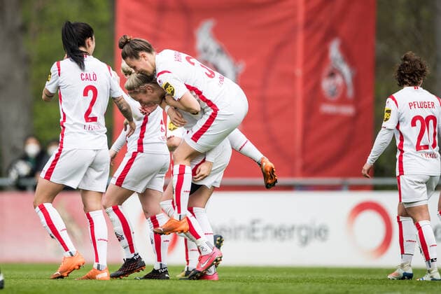 2 Frauen Fussball Bundesliga, 1 FC Koeln FC Ingolstadt 21 04 2021 The cheer for the 3 0 by Sharon Beck 10, 1 FC Koeln 2 Frauen Fussball Bundesliga, 1 FC Koeln FC Ingolstadt, Koeln, Geissbockheim DFL REGULATIONS PROHIBIT ANY USE OF PHOTOGRAPHS AS IMAGE SEQUENCES AND OR QUASI VIDEO Copyright: xBEAUTIFULxSPORTS Wunderlx