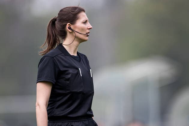 2 Women Football Bundesliga, 1 FC Koeln FC Ingolstadt 21 04 2021 Annika Paszehr Referee Assistant 2 Women Football Bundesliga, 1 FC Koeln FC Ingolstadt, Koeln, Geissbockheim DFL REGULATIONS PROHIBIT ANY USE OF PHOTOGRAPHS AS IMAGE SEQUENCES AND OR QUASI VIDEO Copyright: xBEAUTIFULxSPORTS Wunderlx