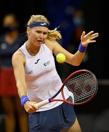 Marie Bouzkova CZE Action Round of 16 Tennis Women Porsche Cup Porsche Tennis Grand Prix GP Stuttgart 2021 Porsche Arena 21 04 2021 Porsche Tennis Grand Prix Stuttgart 2021