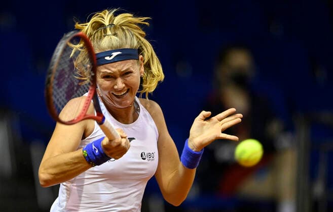 Marie Bouzkova CZE Action Round of 16 Tennis Women Porsche Cup Porsche Tennis Grand Prix GP Stuttgart 2021 Porsche Arena 21 04 2021 Porsche Tennis Grand Prix Stuttgart 2021