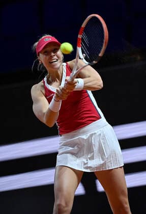 Anett Kontaveit EST Action Round of 16 Tennis Women Porsche Cup Porsche Tennis Grand Prix GP Stuttgart 2021 Porsche Arena 21 04 2021 Porsche Tennis Grand Prix Stuttgart 2021