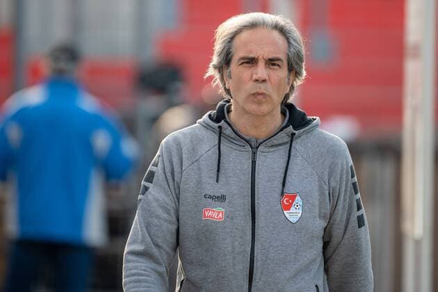 Head coach Serdar Dayat Tuerkguecue Muenchen after interview, SpVgg Unterhaching vs Tuerkguecue Ataspor Muenchen, 21 04 2021 DFB regulations prohibit any use of photographs as image sequences and or quasi video Unterhaching Bayern Germany Copyright: xkolbert-press UlrichxGamelx