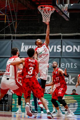 Above Devon Hall Brose Bamberg, 22 s oliver Würzburg Wuerzburg Brose Bamberg, easyCredit Basketball Bundesliga, season 2020 2021, 22 matchday, Bayreuth, Germany, Oberfrankenhalle, 20 04 2021 DanielxLöb