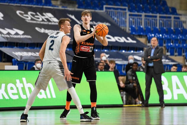 Jonas Niedermanner Wiha Panthers Schwenningen in a duel with Niklas Wuerzner MLP Academics Heidelberg , GER, MLP Academics Heidelberg vs Wiha Panthers Schwenningen, 21 04 2021, 2 Spieltag Play Off 2 Basketball Bundesliga ProA, Spielzeit 2020 2021 GER, MLP Academics Heidelberg vs Wiha Panthers Schwenningen, 21 04 2021, 2 Spieltag Play Off 2 Basketball Bundesliga ProA, Spielzeit 2020 2021 Heidelberg Copyright: xEibnerxPressefoto MichaelxMemmlerx EP_MMR