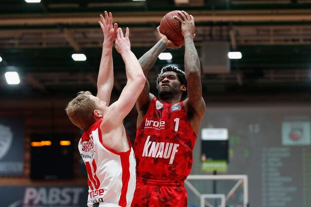 Germany , Wuerzburg, s Oliver Arena , 21 04 2021, emspor, emonline, despor, deonline, s Oliver Wuerzburg vs Brose Bamberg, easyCredit BBL, 22 Spieltag Bild v l Copyright: HMBxMedia JulienxBecker