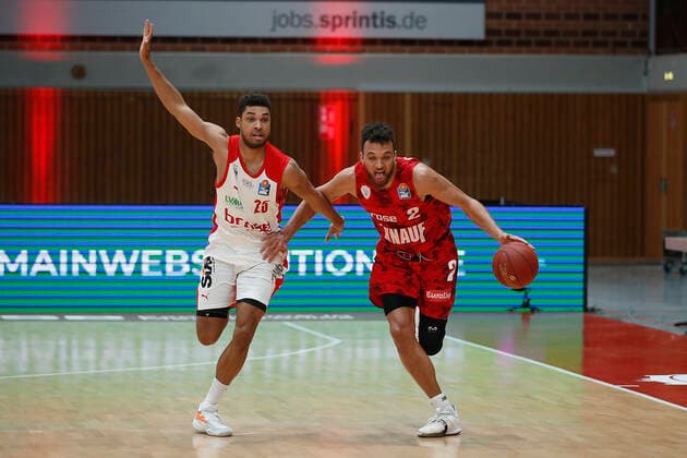 Germany , Wuerzburg, s Oliver Arena , 21 04 2021, emspor, emonline, despor, deonline, s Oliver Wuerzburg vs Brose Bamberg, easyCredit BBL, 22 Spieltag Bild v l Copyright: HMBxMedia JulienxBecker