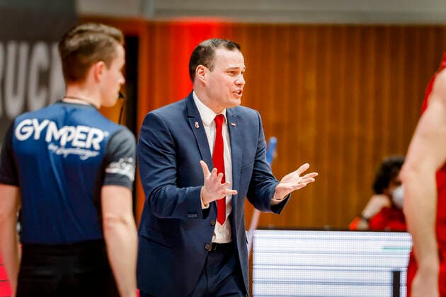 Headcoach Johan Roijakkers Brose Bamberg s oliver Würzburg Wuerzburg Brose Bamberg, easyCredit Basketball Bundesliga, Saison 2020 2021, 22 Spieltag, Bayreuth, Germany, Oberfrankenhalle, 20 04 2021 DanielxLöb