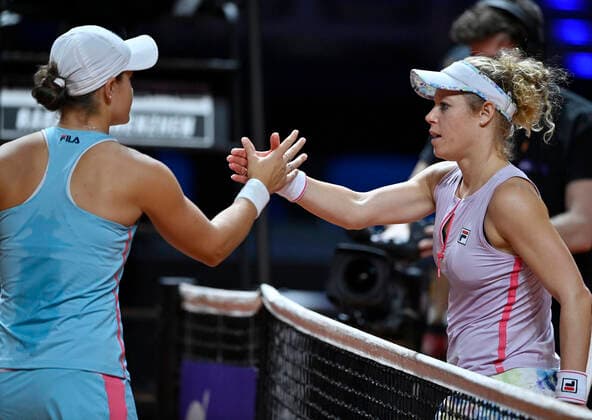 Laura SIEGEMUND GER right congratulates Ashleigh Barty AUS after the match Gesture, gesture Round of 16 Tennis Women Porsche Cup Porsche Tennis Grand Prix GP Stuttgart 2021 Porsche Arena 21 04 2021 Porsche Tennis Grand Prix Stuttgart 2021