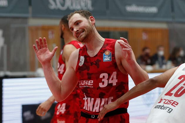 Germany , Wuerzburg, s Oliver Arena , 21 04 2021, emspor, emonline, despor, deonline, s Oliver Wuerzburg vs Brose Bamberg, easyCredit BBL, 22 Spieltag Bild v l Copyright: HMBxMedia JulienxBecker