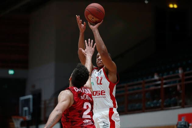 Germany , Wuerzburg, s Oliver Arena , 21 04 2021, emspor, emonline, despor, deonline, s Oliver Wuerzburg vs Brose Bamberg, easyCredit BBL, 22 Spieltag Bild v l Copyright: HMBxMedia JulienxBecker