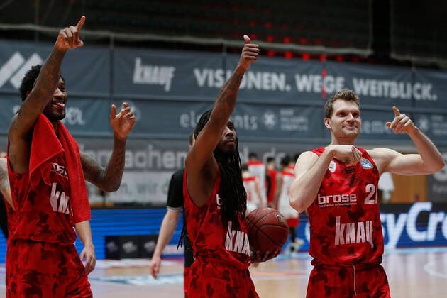 Germany , Wuerzburg, s Oliver Arena , 21 04 2021, emspor, emonline, despor, deonline, s Oliver Wuerzburg vs Brose Bamberg, easyCredit BBL, 22 Spieltag Bild v l Copyright: HMBxMedia JulienxBecker