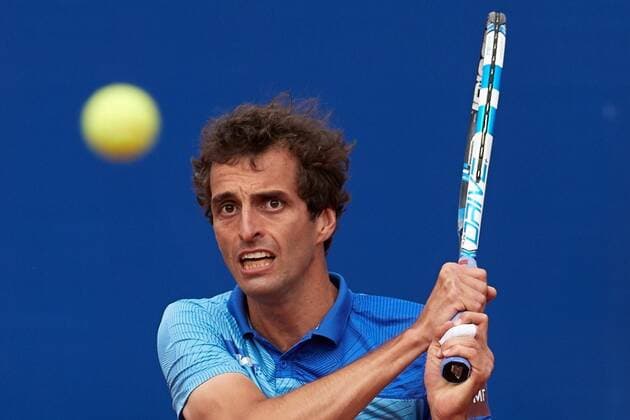 Spanish tennis player Albert Ramos in action against Russian tennis player Andrey Rublev during the Barcelona Open Banc Sabadell - Conde de Godo tournament round of 16 match in Barcelona, Spain, 22 April 2021. Albert Ramos vs Andrey Rublev !ACHTUNG: NUR REDAKTIONELLE NUTZUNG!  Copyright: xAlejandroxGarcíax GRAFCAT1832 20210422-637546941371902340