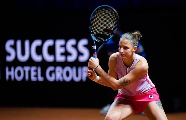 Mandatory Credit: Photo by Rob Prange Shutterstock (11864529bn) Karolina Pliskova of the Czech Republic in action during her second-round match at the 2021 Porsche Tennis Grand Prix WTA, Tennis Damen 500 tournament Porsche Tennis Grand Prix, Tennis, Stuttgart, Germany - 22 Apr 2021 Porsche Tennis Grand Prix, Tennis, Stuttgart, Germany - 22 Apr 2021  Copyright: xRobxPrange Shutterstockx 11864529bn