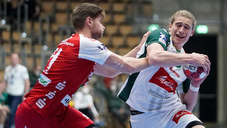 Bilder des Jahres 2021, Sport 04 April Sport Themen der Woche KW16 Sport Bilder des Tages 22.04.2021, Emslandarena, Lingen, GER, HSG Nordhorn-Lingen vs TSV GWD Minden, Juri Knorr (Minden 19), DFL REGULATIONS PROHIBIT ANY USE OF PHOTOGRAPHS AS IMAGE SEQUENCES AND OR QUASI-VIDEO. Lingen Niedersachsen Germany Emslandarena *** 22 04 2021, Emslandarena, Lingen, GER, HSG Nordhorn Lingen vs TSV GWD Minden, Juri Knorr Minden 19 , DFL REGULATES PROHIBIT ANY USE OF PHOTOGRAPHS AS IMAGE SEQUENCES AND OR QUASI VIDEO Lingen Lower Saxony Germany Emslandarena