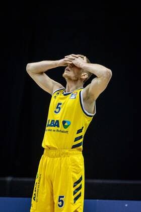 Basketball Berlin 22 04 2021 1 Bundesliga easyCredit BBL BBL Season 2020 2021 Alba Berlin Basketball Löwen Braunschweig Niels Giffey Alba Berlin, No 05