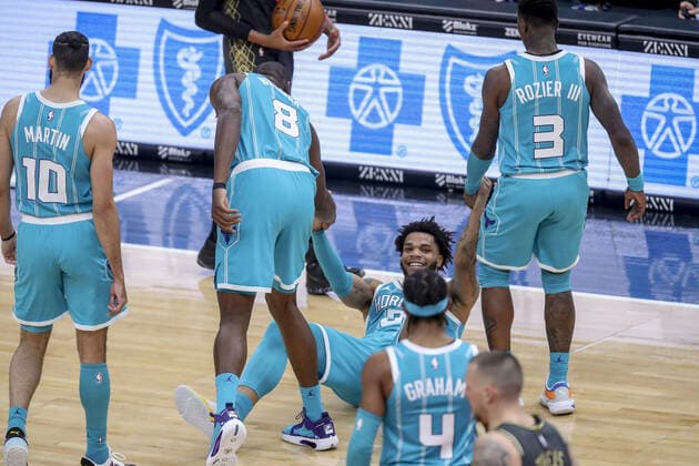 April 22, 2021, Chicago, Ill, USA: The Charlotte Hornets Bismack Biyombo (8) and Terry Rozier (3) help teammate Miles Bridges (0) get up during the second quarter against the Chicago Bulls at the United Center Thursday April 22, 2021 in Chicago. Chicago USA - ZUMAm67_ 0116922764st Copyright: xArmandoxL.xSanchezx