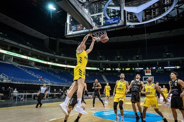 Basketball Berlin 22 04 2021 1 Bundesliga easyCredit BBL BBL Season 2020 2021 Alba Berlin Basketball Löwen Braunschweig Simone Fontecchio Alba Berlin, No 20
